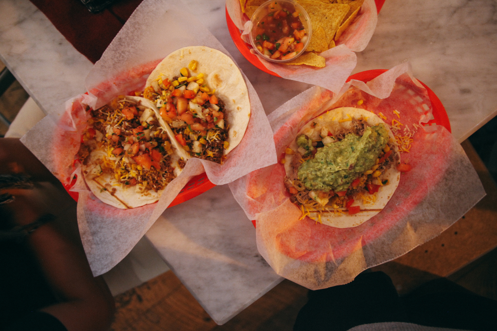 jedzenie w podróży tacos
